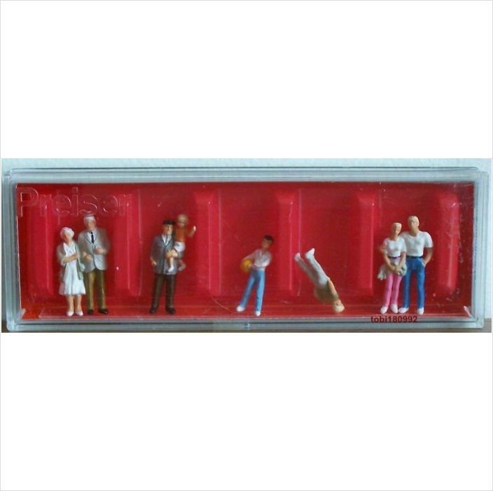 Preiser 10302 HO Standing Spectator Figures (Set of 8)
