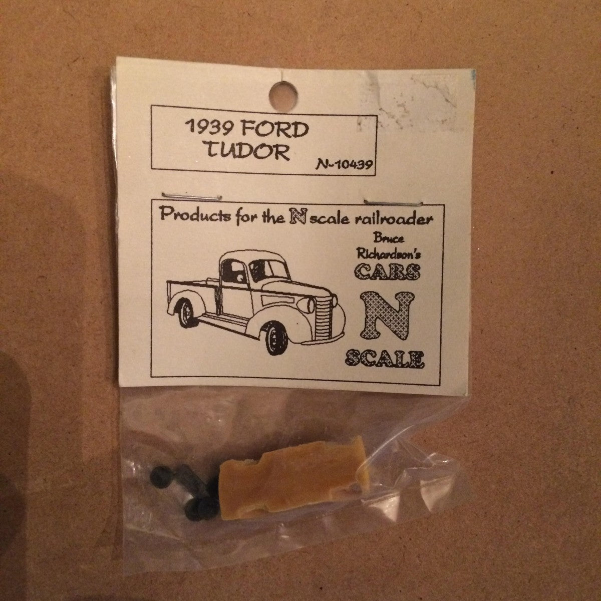 Bruce Richardson 10439 N '39 Ford Tudor Resin Kit