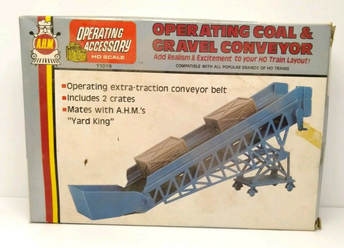 AHM 11019 HO Opertaing Coal And Gravel Conveyor