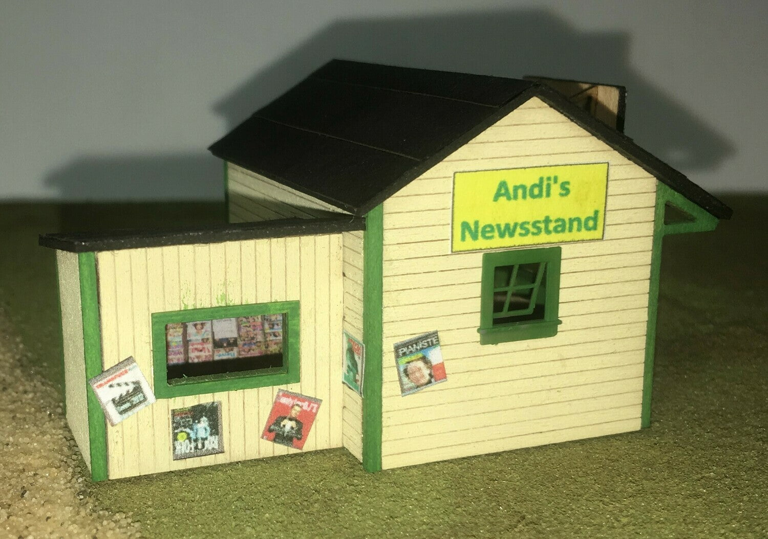 Motrak Models 83014 HO Andi's Sandwich Shop & Newsstand Building Kit