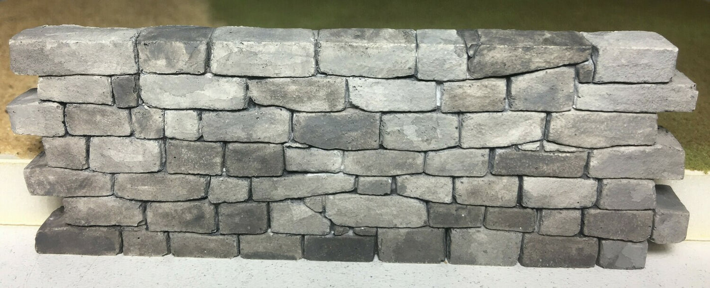 Motrak Models 82011 HO Retaining Sea Wall (Pack of 4)