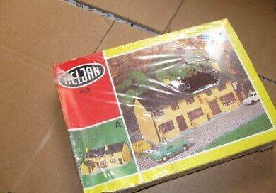 Heljan 1784 HO Scale Vintage Model Railraod Set
