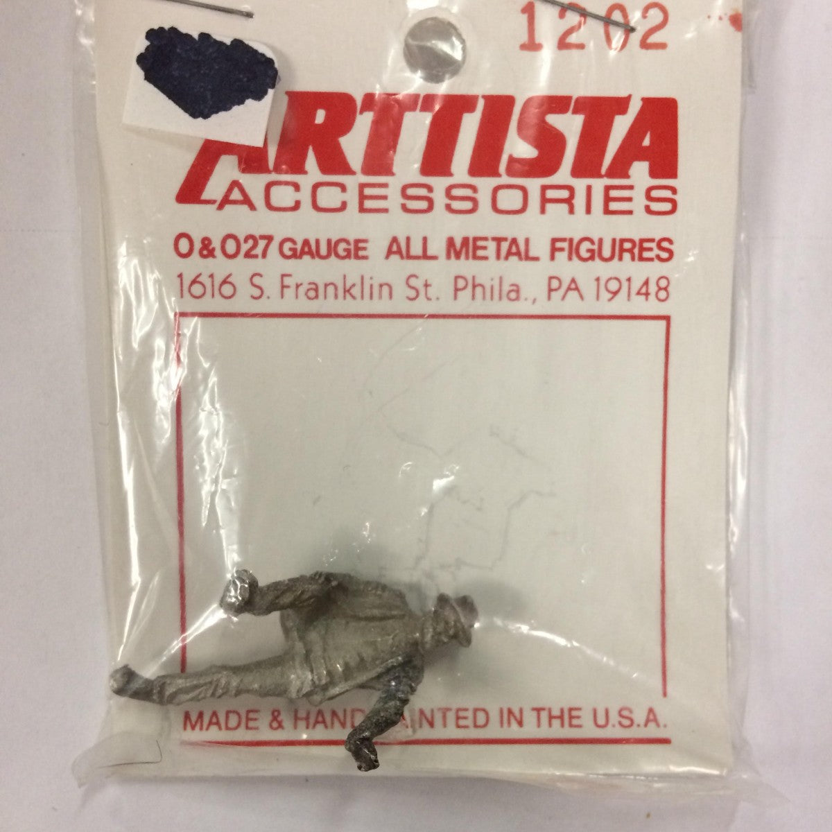 Arttista 1202 Hobo Climbing Pewter Figure Unpainted