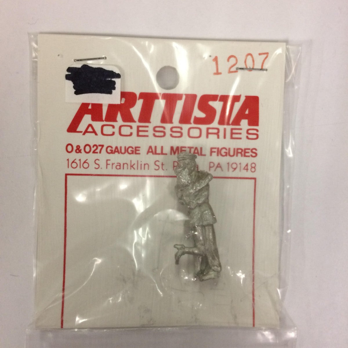 Arttista 1207 Military Man & Woman Embracing Pewter Figures Unpainted