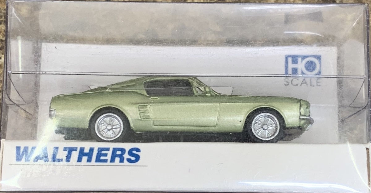 Walthers 933-1220 HO Scale 1967 Ford Mustang Fastback