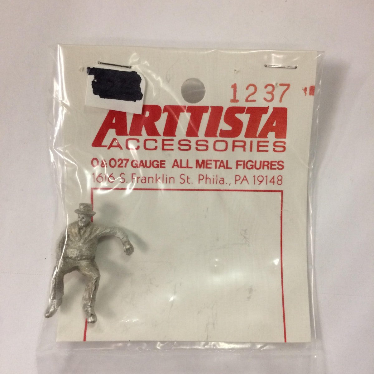 Arttista 1237 Man w/Hat Sitting Pewter Figure Unpainted