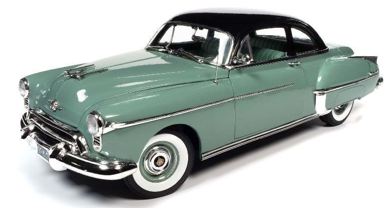 American Muscle 1280 1:18 1950 Oldsmobile 88 Holiday Coupe Diecast Model Car