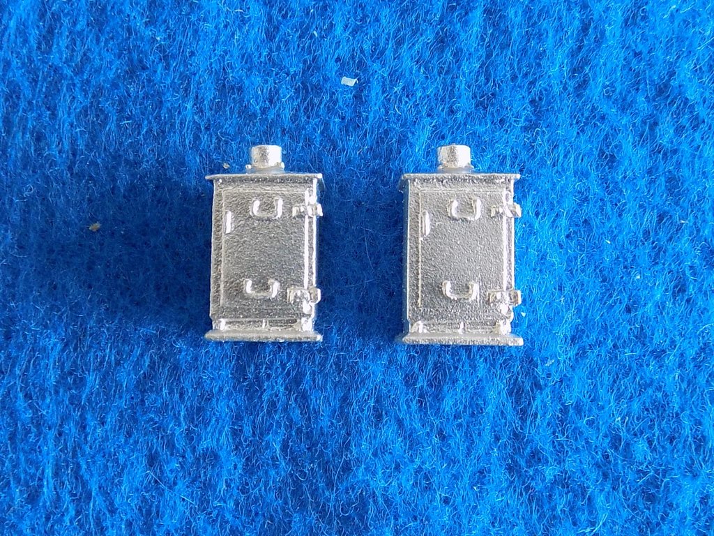 NJ International 1337 HO Low Silver Relay Cabinet (Pack of 2)