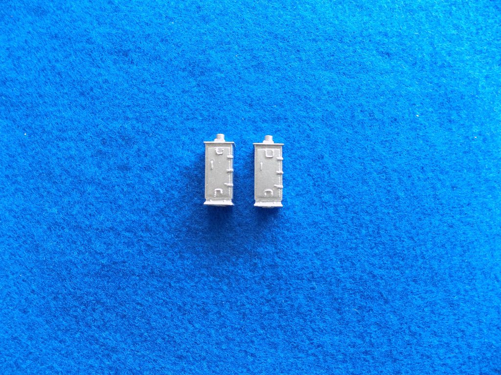 NJ International 1339 HO Tall Silver Relay Cabinet (Pack of 2)