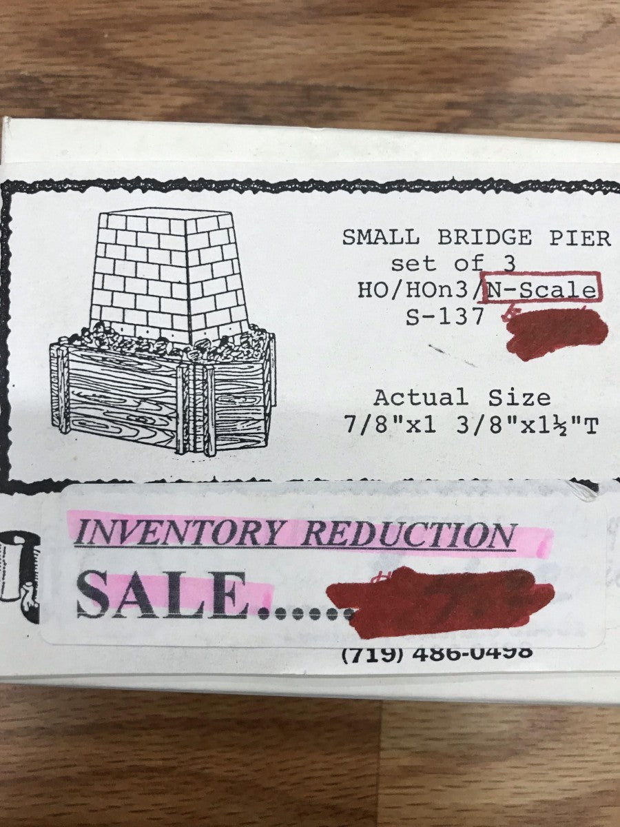 Guts, Gravel & Glory 137 N Small Bridge Pier (Set of 3)