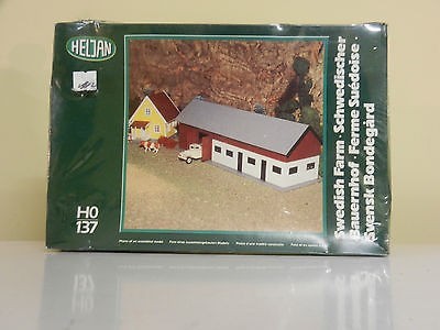 Heljan 137 HO Swedish Farm Building Kit – Trainz