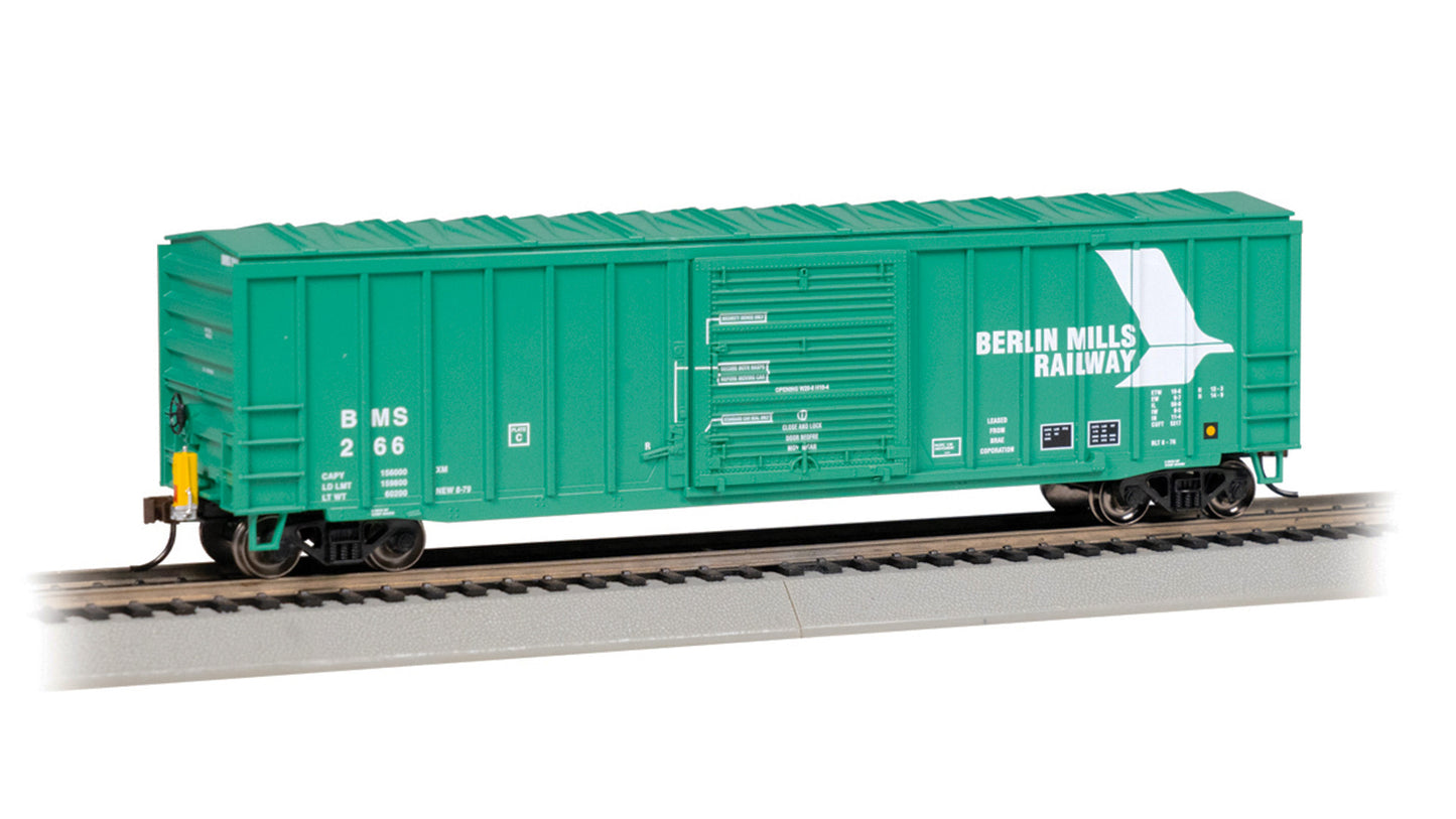 Bachmann 14911 HO Berlin Mills Railway 50' Outside Braced Boxcar with FRED #266