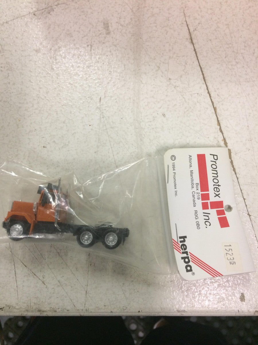 Herpa 15235 1:87 GMC Short Painted Orange Body