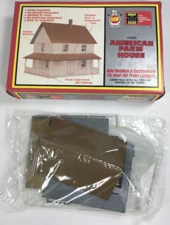 AHM 15303 HO Scale American Farm House Building Kit