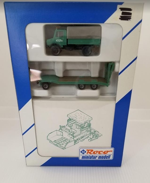 Roco 1547 HO Unimog with Street Paver Model Car Set
