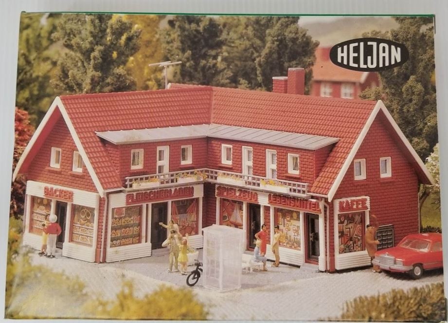 Heljan 1775 HO Scale Shopping Center Building Kit – Trainz