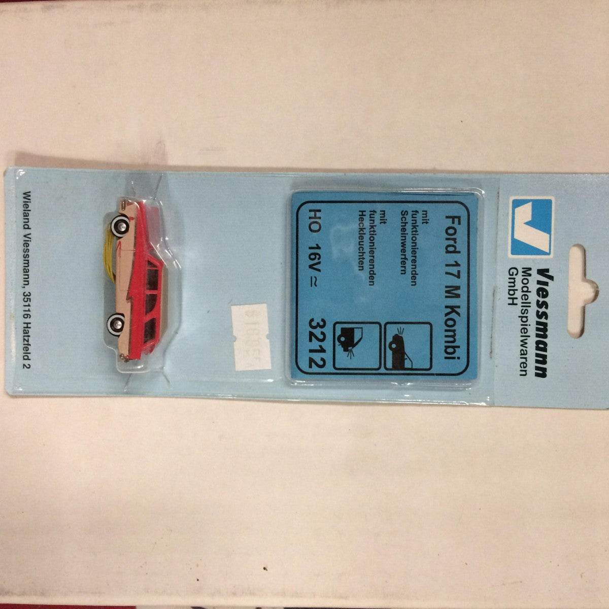 Viessmann Modellspielwaren 3212 1:87 HO Ford 17 M Kombi w Lights