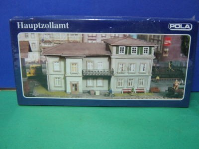 Pola 197 HO Hauptzollamt Central Customs Office Building Kit – Trainz