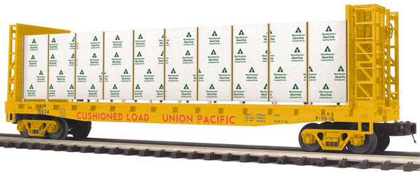 MTH 20-98779 UP Flatcar w/Bulkheads&Covered Wood Load #15036