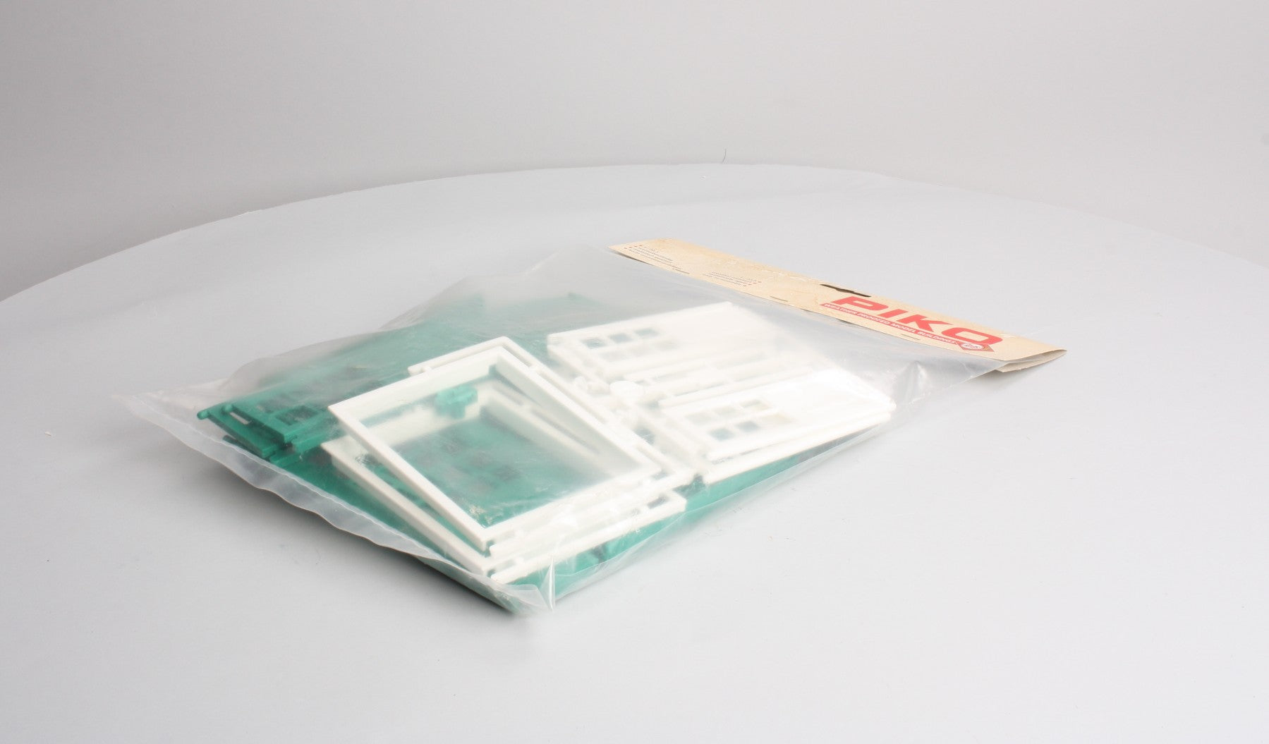 Piko 62800 G Scale Doors Kit