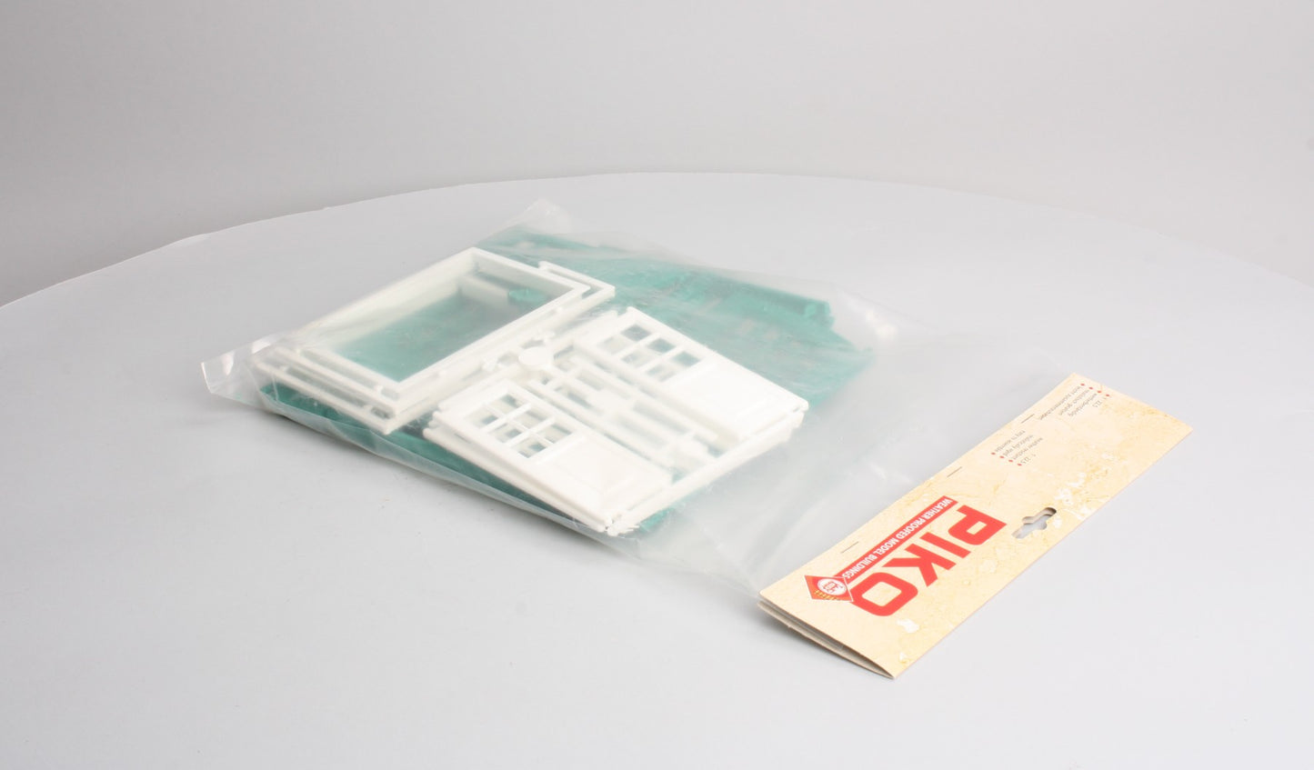 Piko 62800 G Scale Doors Kit