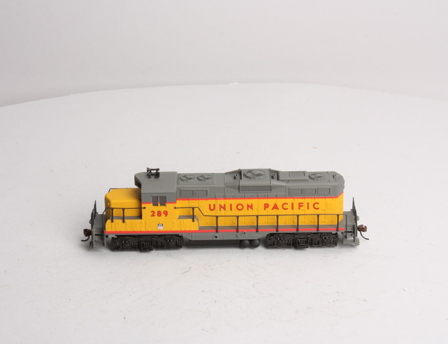 Walthers 931-102 HO Union Pacific EMD GP9M Diesel Loco #289 - Standard DC