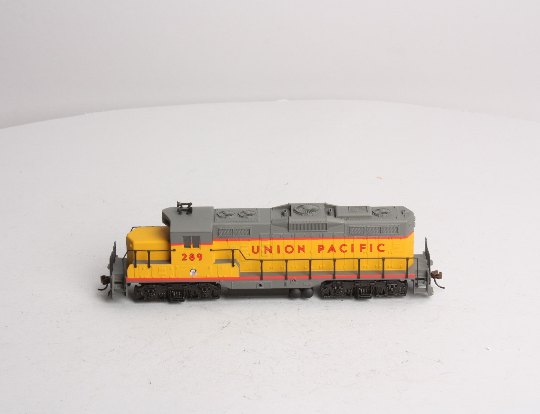 Walthers 931-102 HO Union Pacific EMD GP9M Diesel Loco #289 - Standard DC