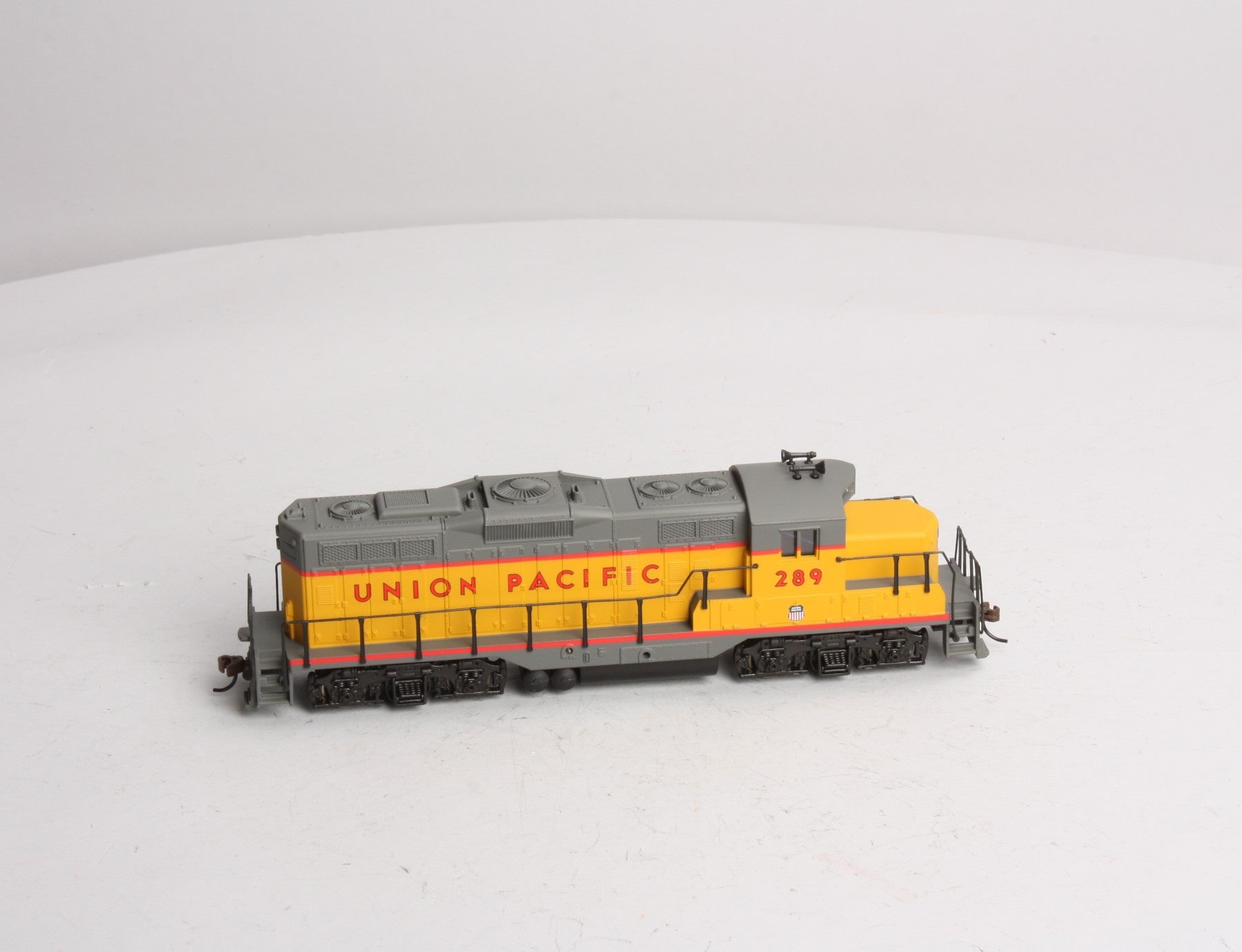 Walthers 931-102 HO Union Pacific EMD GP9M Diesel Loco #289 - Standard DC