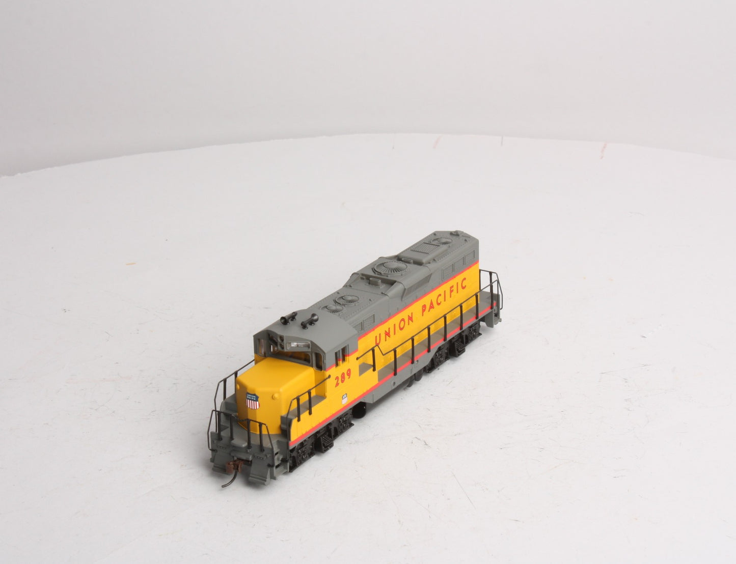 Walthers 931-102 HO Union Pacific EMD GP9M Diesel Loco #289 - Standard DC