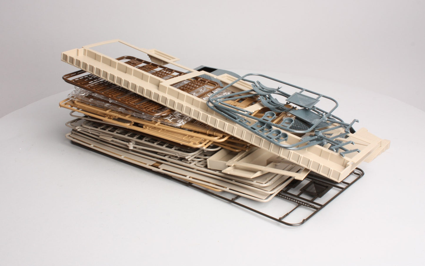 Vollmer 3560 HO Scale Bahnhof "Baden-Baden'' Model Building Station Kit