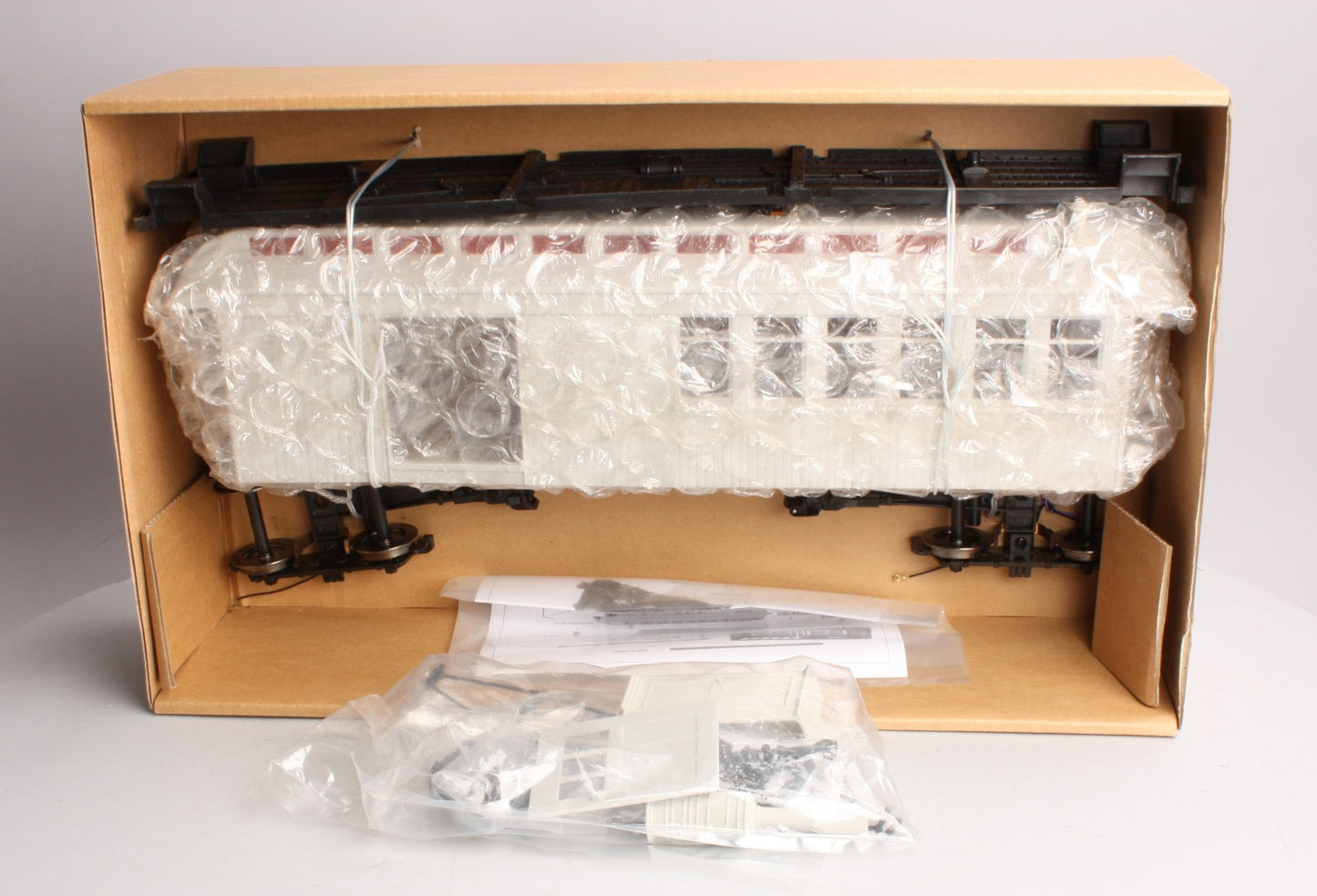 Bachmann 89492 G Scale Jackson Sharp Combine Kit with Light (Metal Wheels)