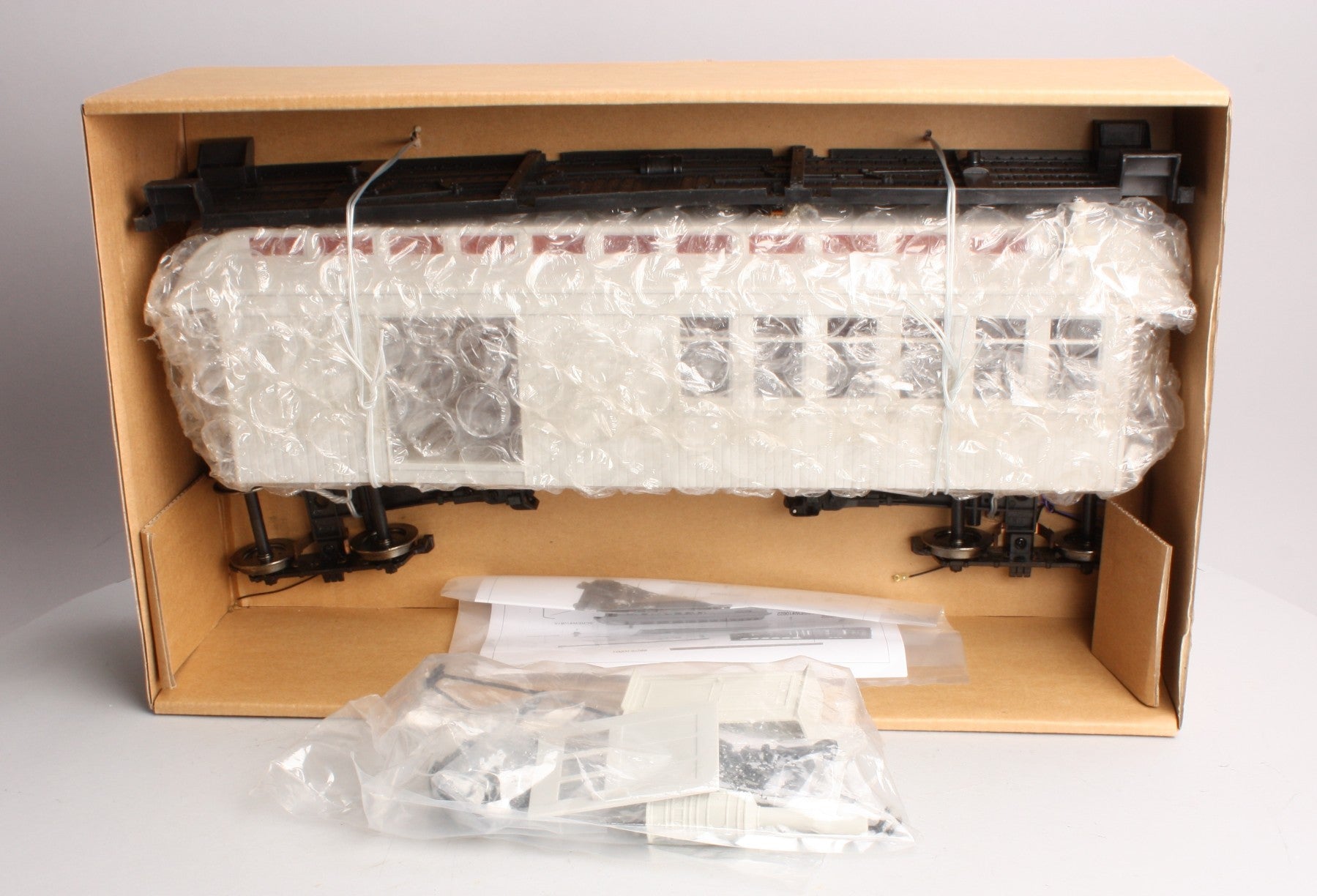 Bachmann 89492 G Scale Jackson Sharp Combine Kit with Light (Metal Wheels)