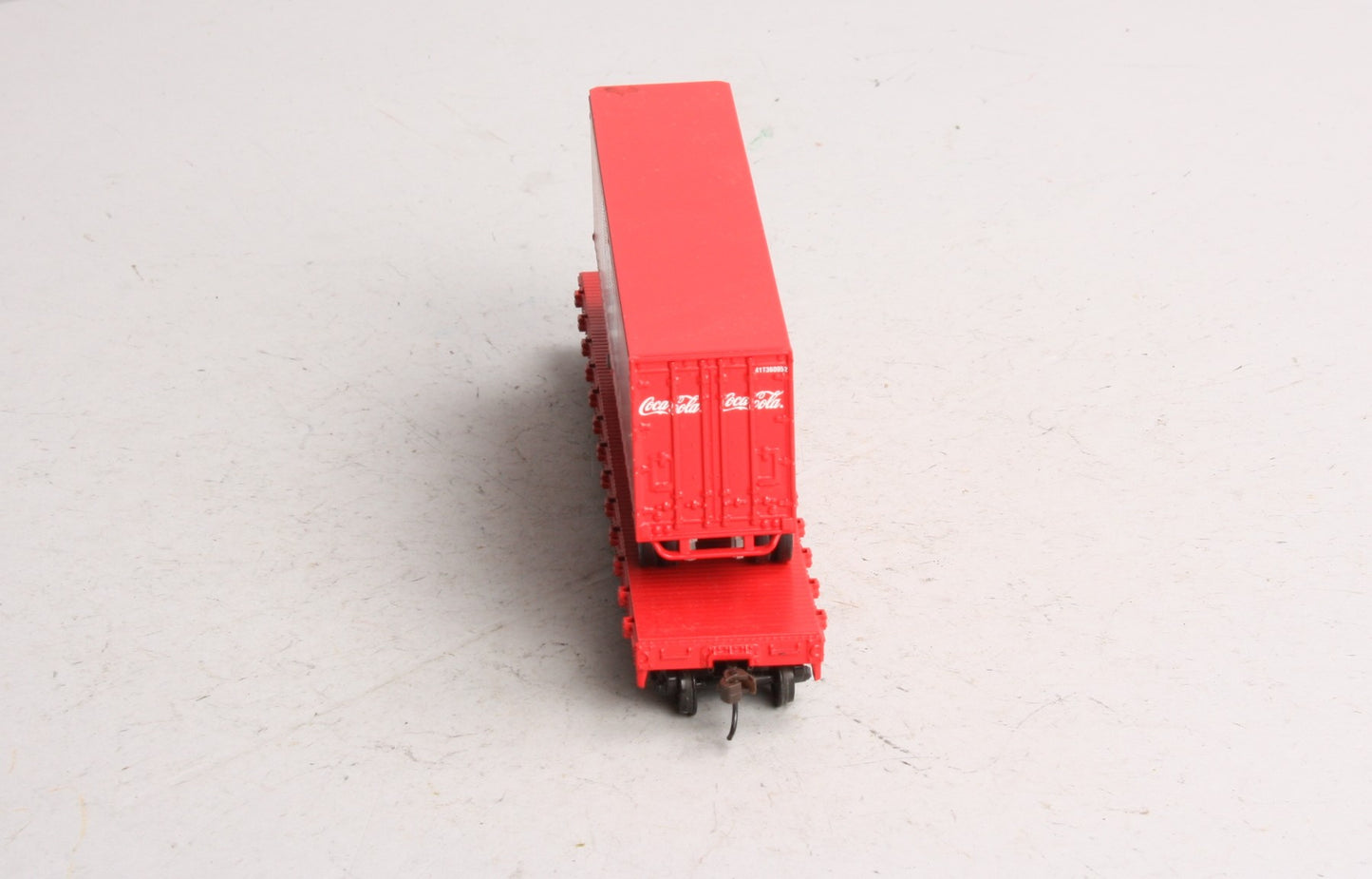 Athearn 8302 HO Train Collection Series 50' Flat Car With 40' Red Coke Trailer
