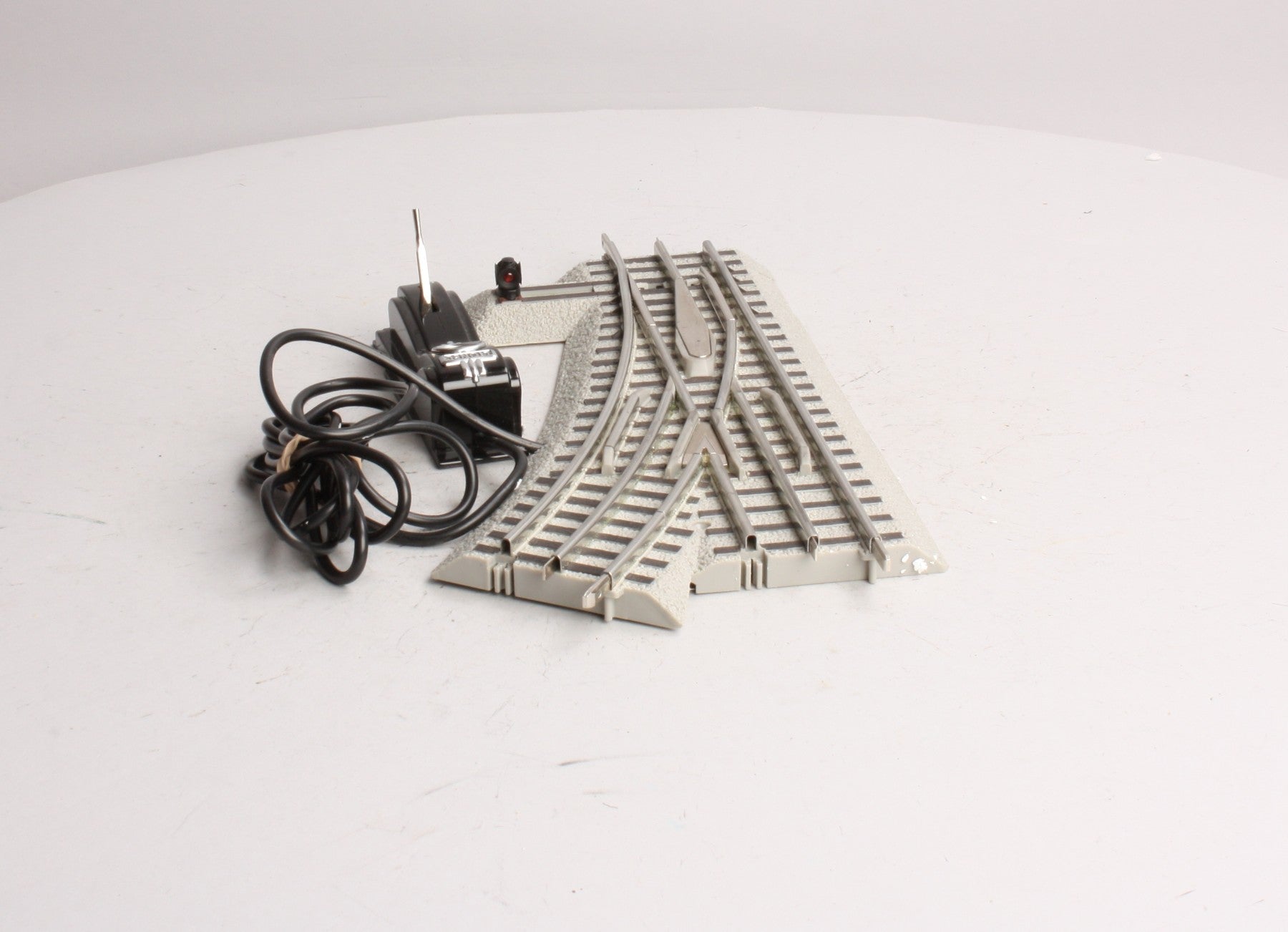 Lionel 6-12046 O Gauge O36 FasTrack Right Hand Remote-Control Switch Turnout