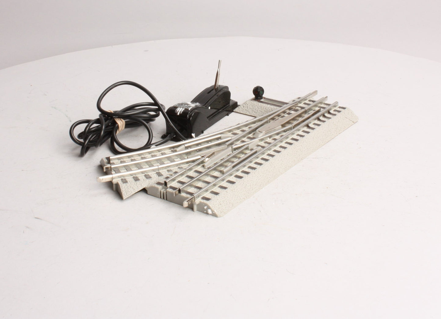 Lionel 6-12046 O Gauge O36 FasTrack Right Hand Remote-Control Switch Turnout