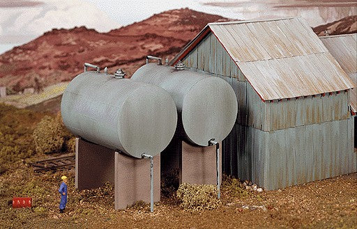 Campbell Scale Models 407 HO Scale 18'''' Horizontal Tanks Unpainted Plastic Kit
