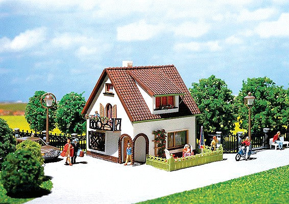 Faller 130200 Stucco house w/dormer