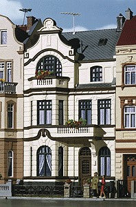 Kibri 9103 HO Townhouse with Studio Building Kit