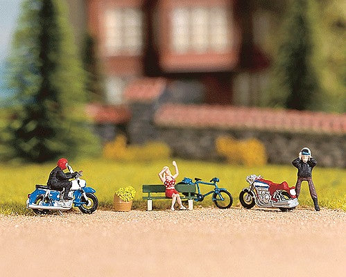 Noch 11522 HO In The City Park Scene Figures