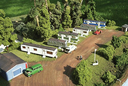 NuComp Miniatures 60150 50s Era Trailer Park Kit