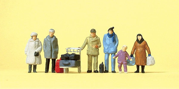 Preiser 14038 HO Travelers in Winter Clothes Figures (Set of 6)