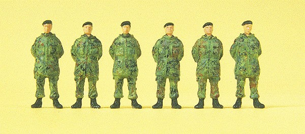 Preiser 16840 HO Standing Soldiers Figures w/Cap & Coat Camouflage (Set of 6)
