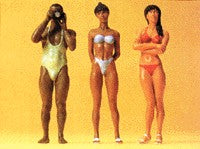 Preiser 45013 G Photographer & Sunbathers Figures (Set of 3)
