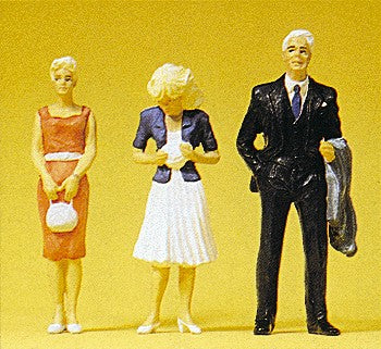 Preiser 45032 G Standing Passers-By Figures (Set of 3)