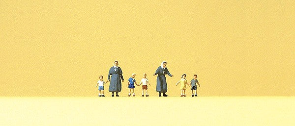 Preiser 88556 Z Protestant Sisters with Children Figures (Set of 7)