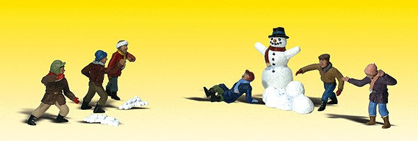 Woodland Scenics A2183 N Scenic Accents Snowball Fight Figures (Set of 10)