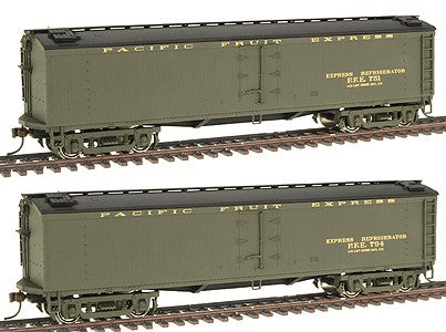 Walthers 932-25494 HO Scale PFE 50' GACX Wood Express Reefer Set (Set of 2)