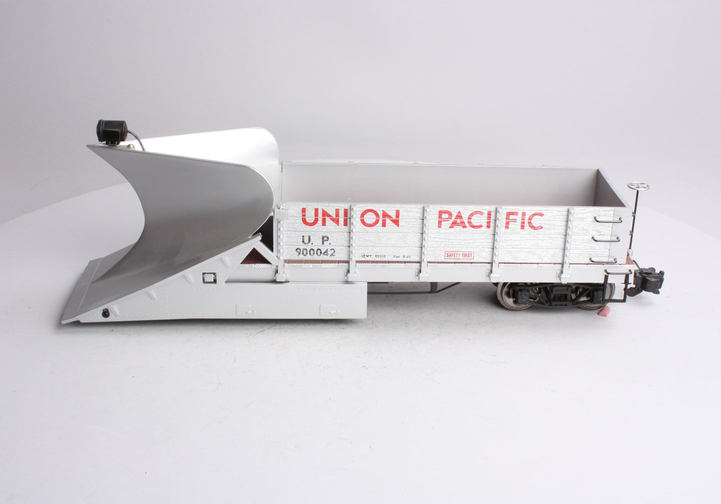 Aristo-Craft 46710 G Union Pacific Wedge Snow Plow