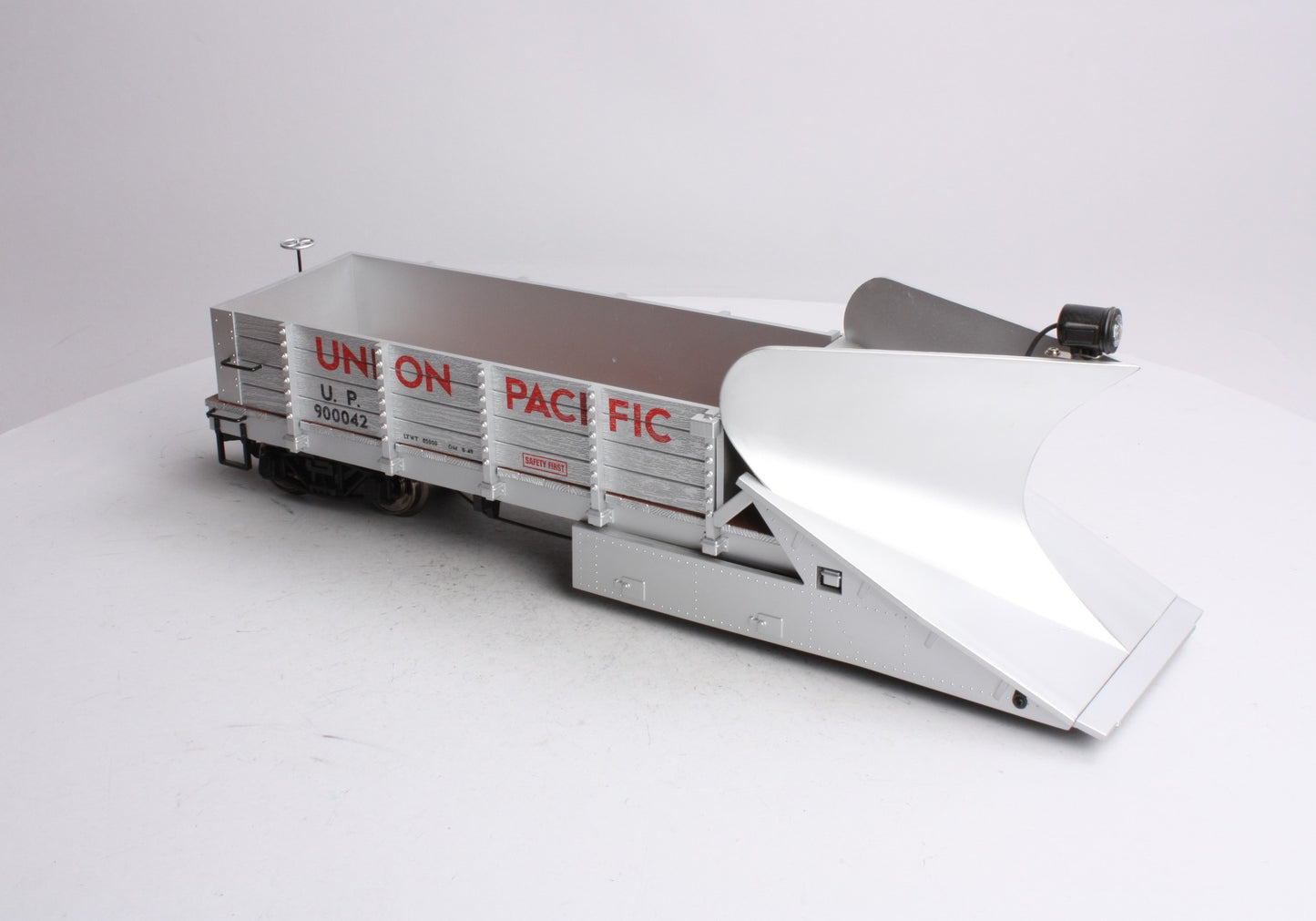 Aristo-Craft 46710 G Union Pacific Wedge Snow Plow