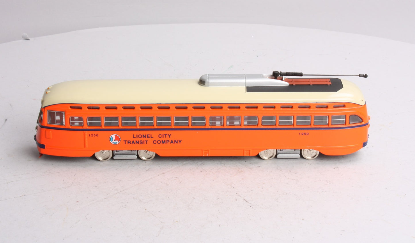 Corgi 55004 1:50 Lionel City Transit Company PCC Street Car # 1250